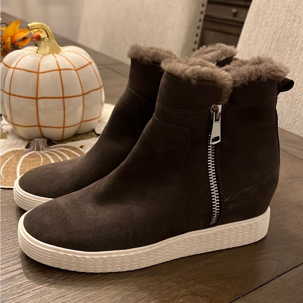 Steve Madden boots new